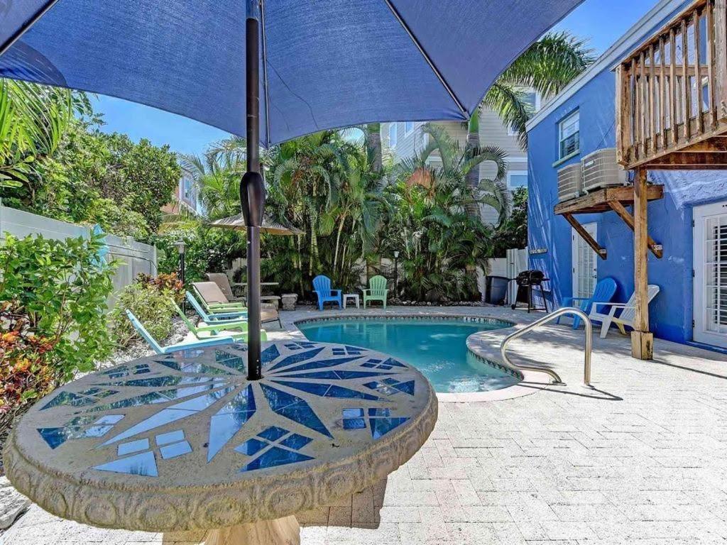 Beach Getaway Pool Condo Between The Island Marina And Beach Bradenton Beach Exterior foto